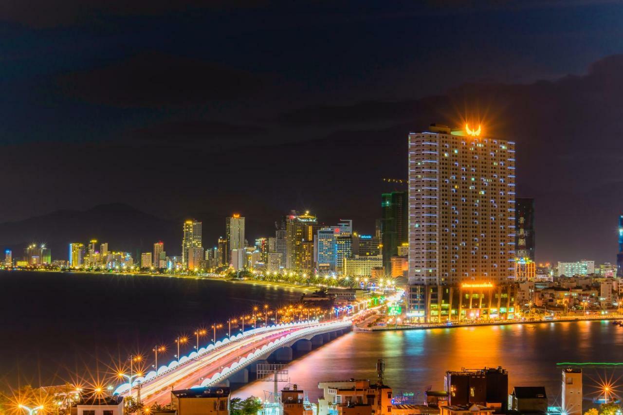 Oyo 176 374 Hotel Nha Trang Kültér fotó